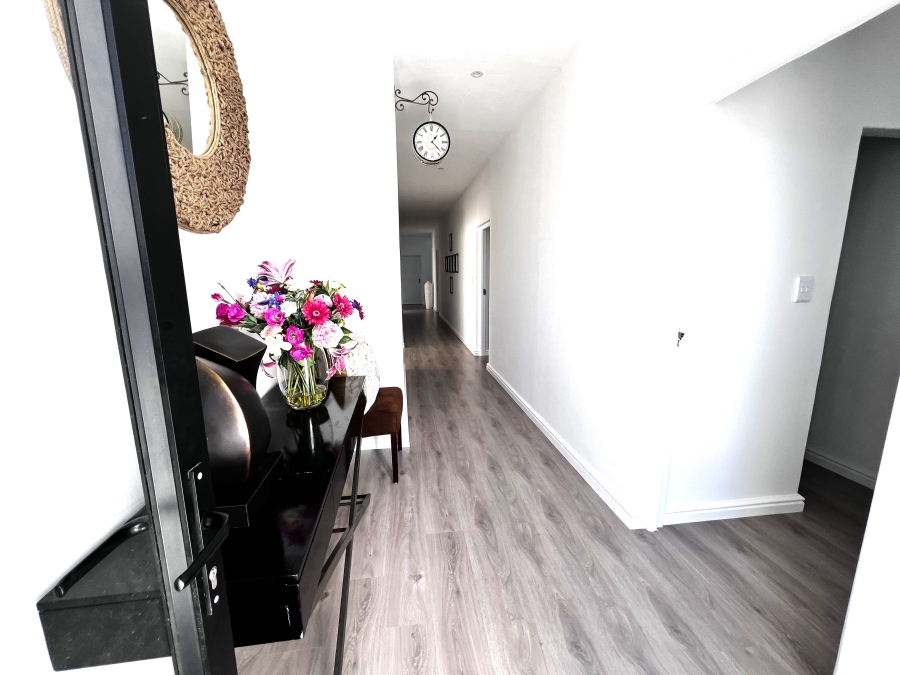 To Let 1 Bedroom Property for Rent in Sandown Estate Western Cape